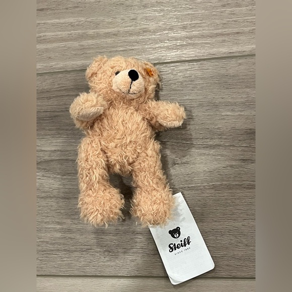 Steiff 'Fynn' Teddy Bear - washable cuddly soft toy - 18cm - 111372 - Picture 1 of 4